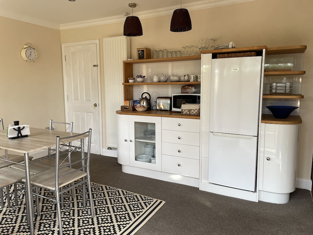 Rooms at the Winery — 4-Star Luxury Hotel in Hawkinge, United Kingdom