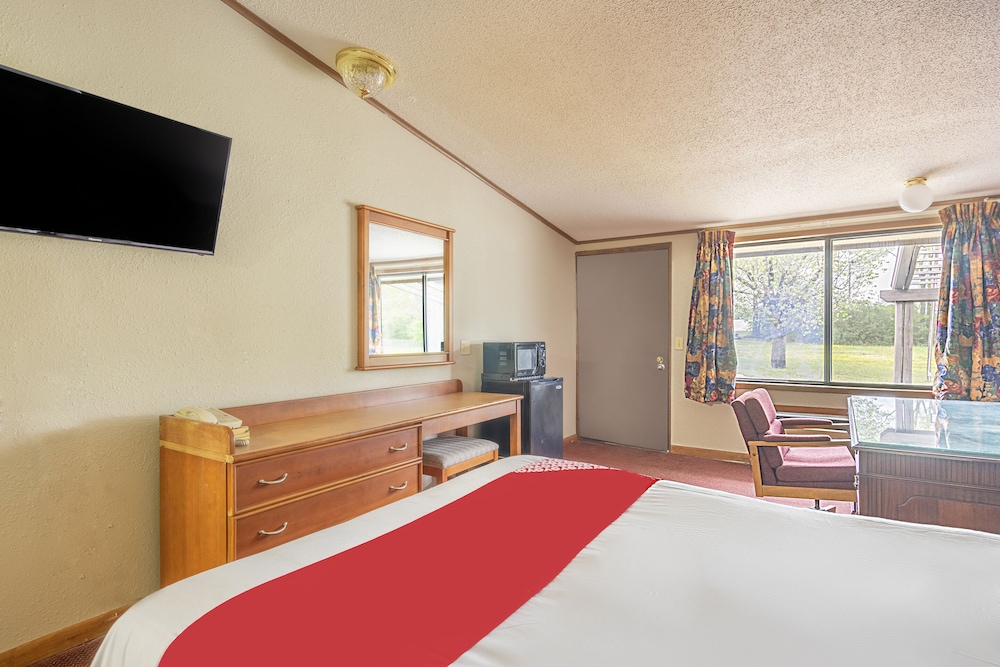 OYO Hotel Daleville AL Hwy 84 - photo 17