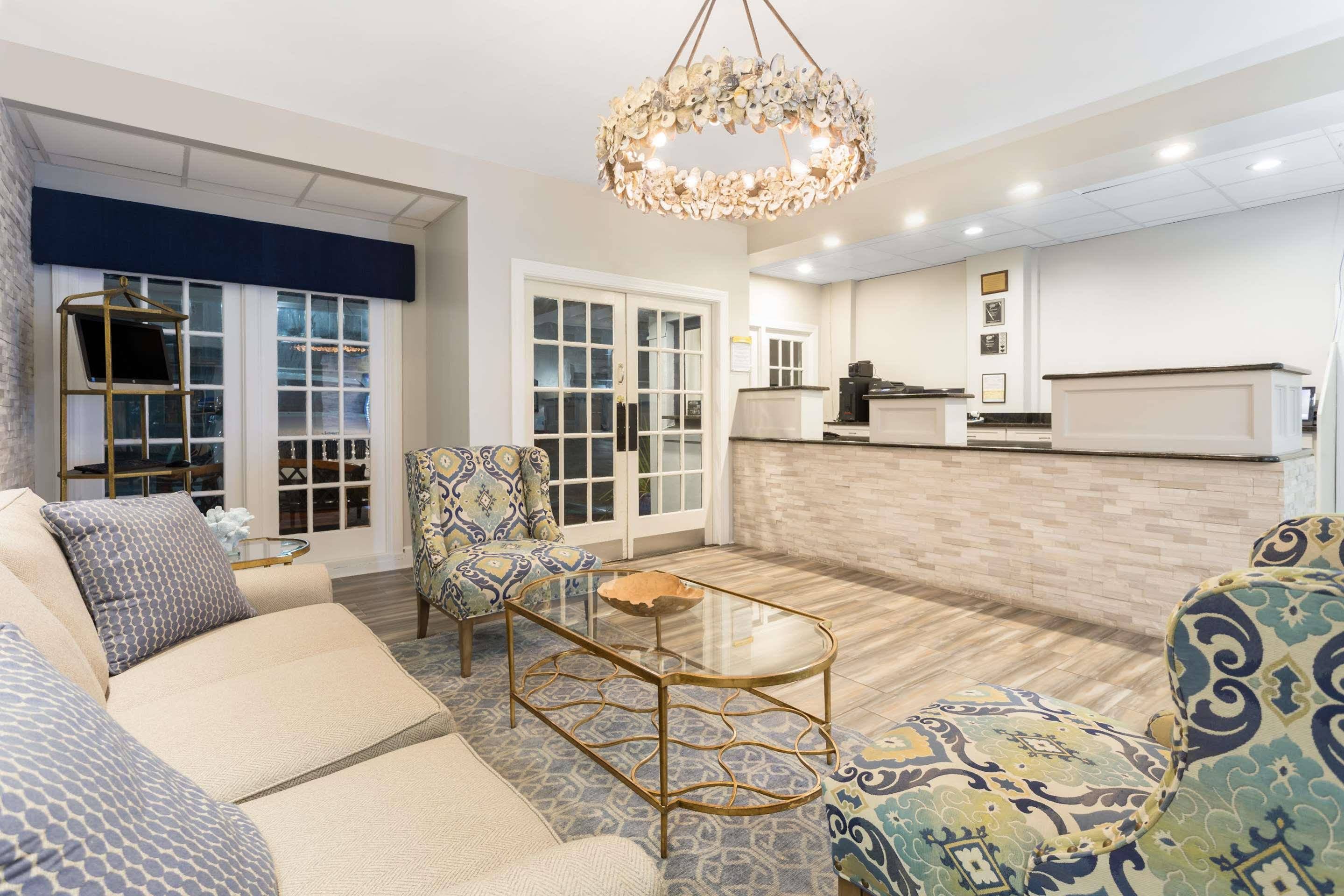 Days Inn by Wyndham Charleston Historic District - photo 4