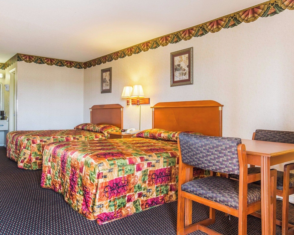 Key West Inn Montgomery South - photo 13