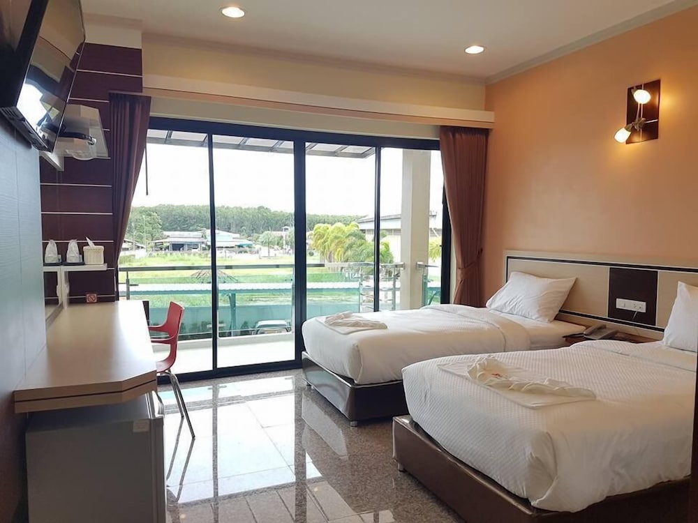 Smile Resort Thungsong - carbon neutral hotel in Thung Song