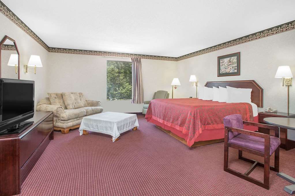 Gray Inn and Suites - photo 9