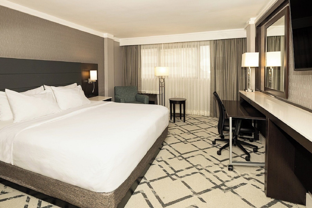 Crowne Plaza Knoxville Downtown University by IHG - photo 13
