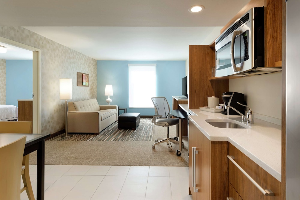 Home2 Suites by Hilton Milwaukee Airport - photo 9
