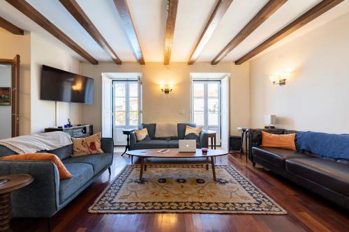Peaceful Vacation Villa — 4-Star Luxury Hotel in Tomar, Portugal