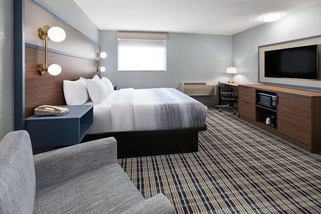 AmericInn by Wyndham Grinnell - photo 16