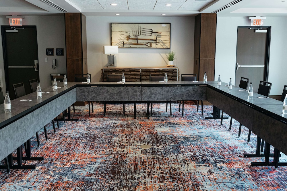Revel Hotel Des Moines Urbandale Tapestry Collection by Hilton - photo 133