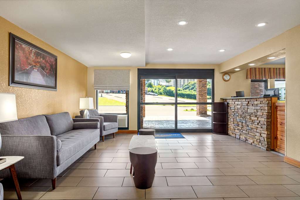 Howard Johnson by Wyndham Pigeon Forge - photo 8