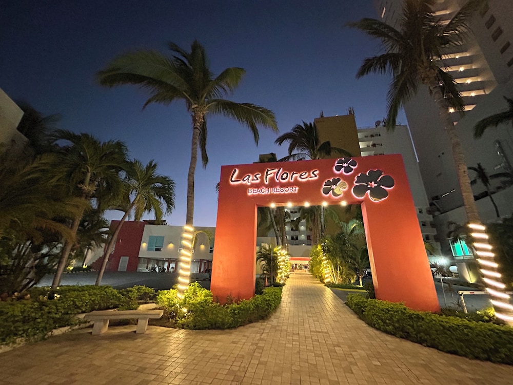 Las Flores Beach Resort