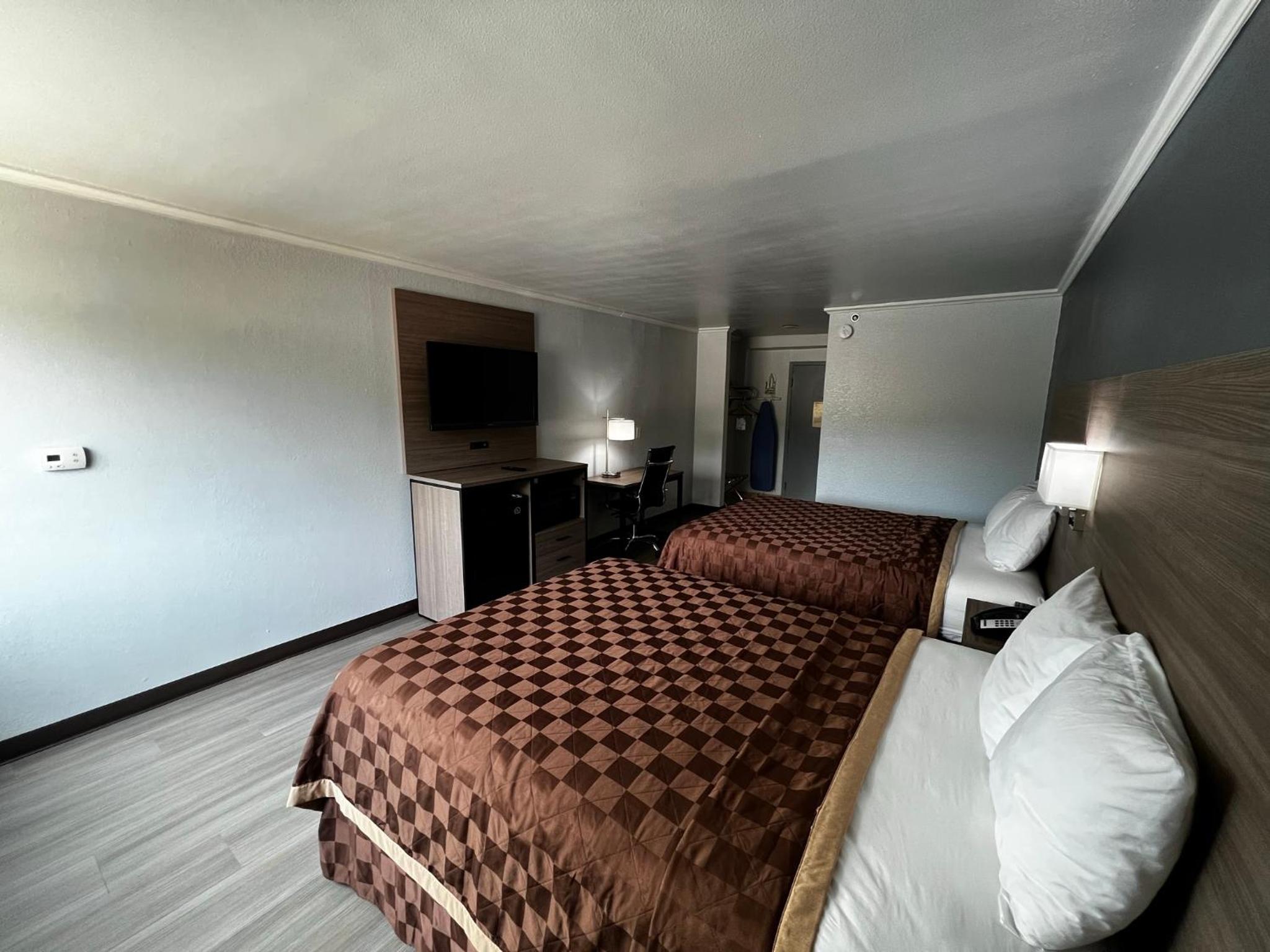 Super 8 by Wyndham Fort Worth Entertainment District - photo 9