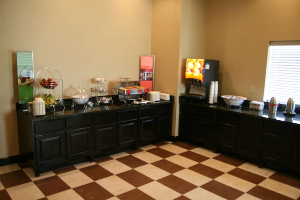 Hampton Inn La Grange - photo 15