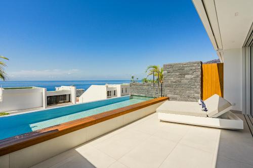 Aquasuites Luxury Apartament B07 — 4-Star Luxury Hotel in Los Gigantes, Spain