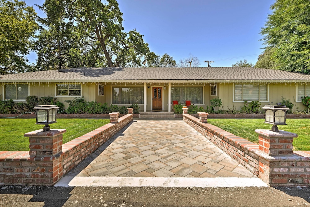 7 Mi to Dtwn Gilroy Spacious Home on 20 Acres — 4-Star Luxury Hotel in Gilroy, United States