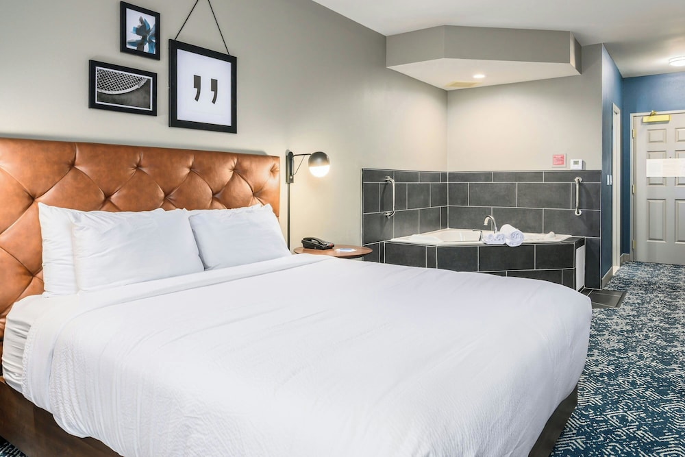 Four Points by Sheraton Bedford Manchester Airport - photo 34
