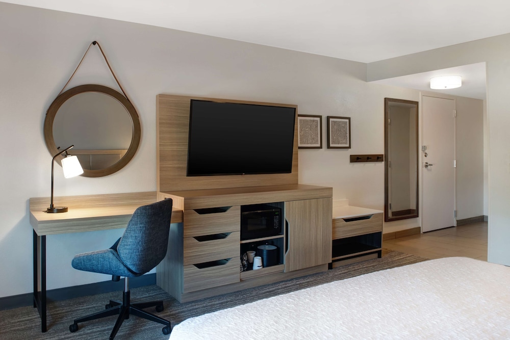 Hampton Inn Anderson Alliance Business Park - photo 21