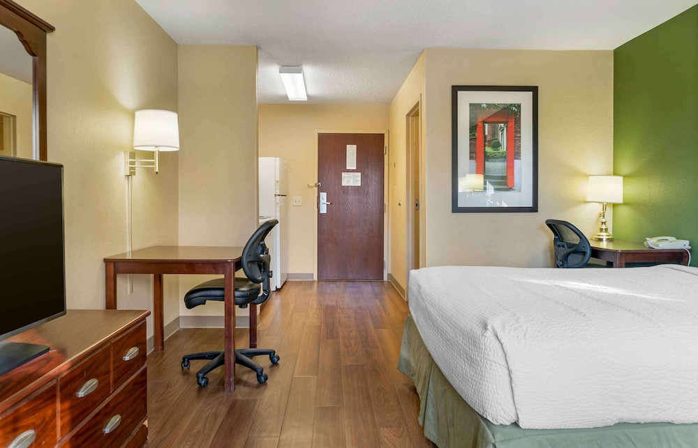 Extended Stay America Select Suites Detroit Farmington Hills - photo 15