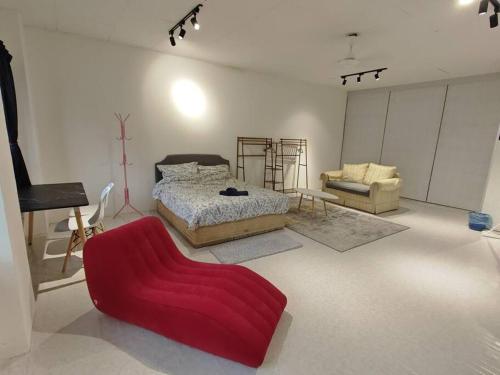 5 Person 1950s Shophouse Vintage Charm Nflix Disney Plus — 4-Star Luxury Hotel in Taiping, Malaysia