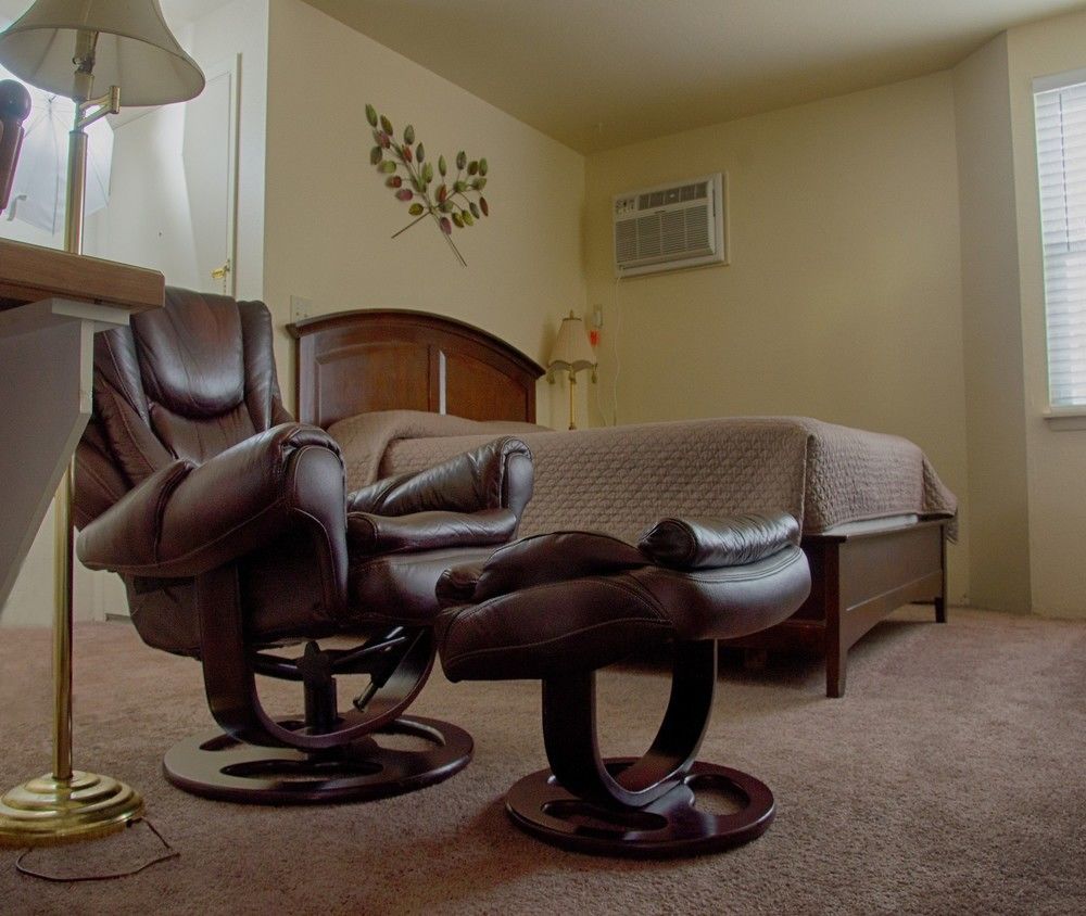 Bond Hotel & Extended Stay - photo 17