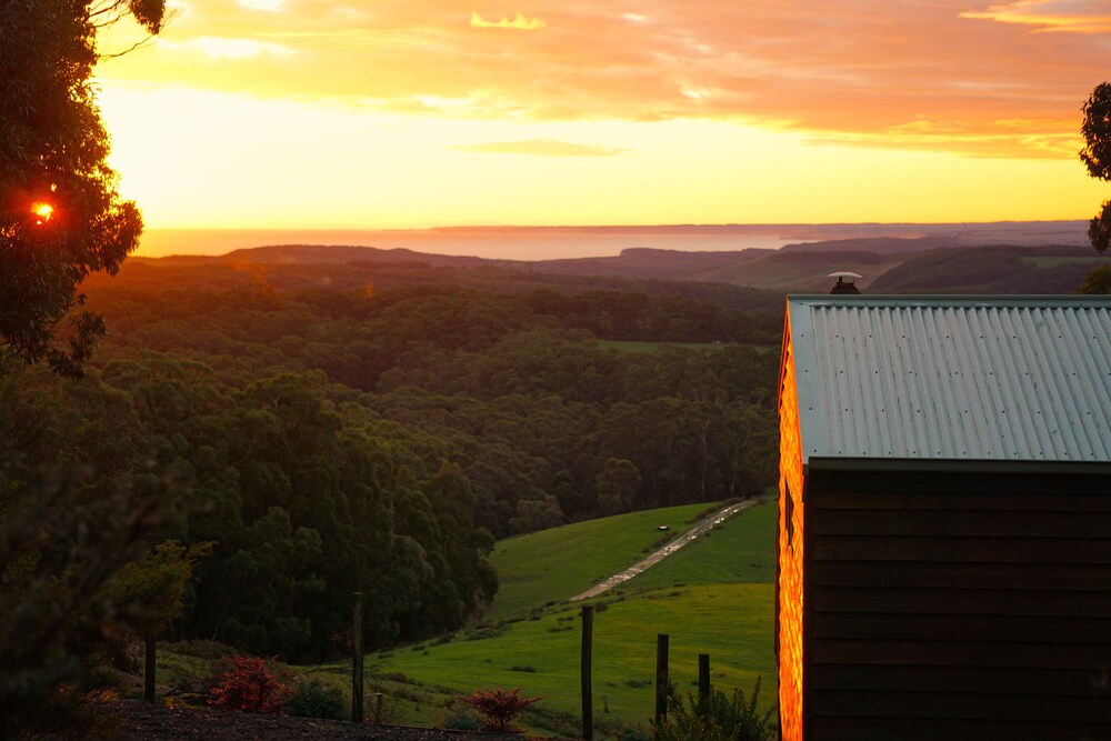 Southern Anchorage Retreat — 4-Star Luxury Hotel in Colac, Australia