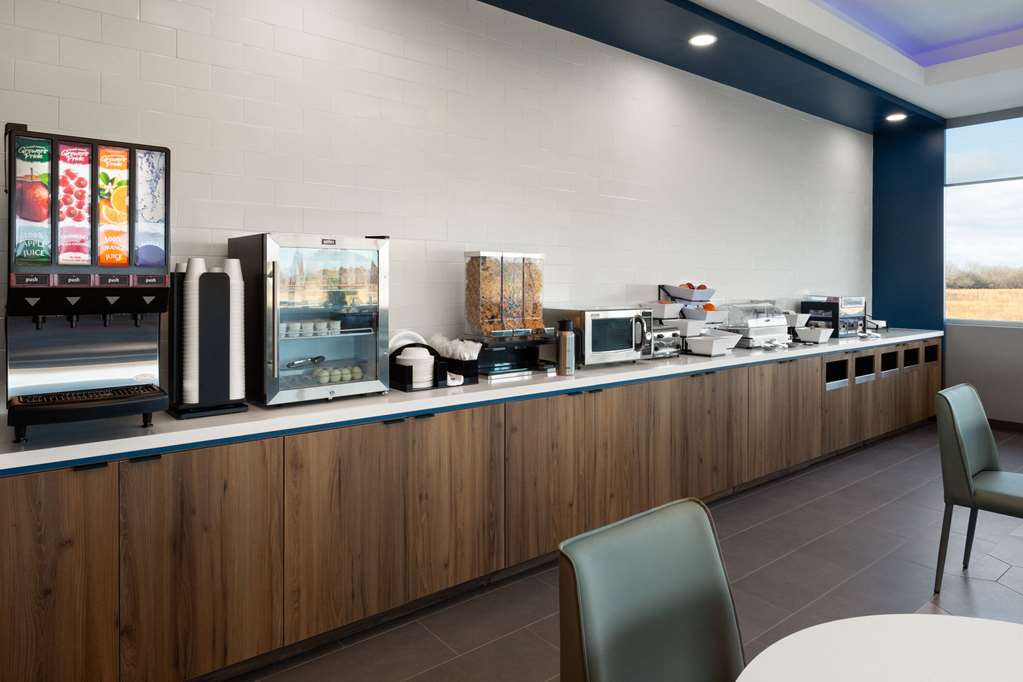 Microtel Inn & Suites by Wyndham Olive Branch - photo 35