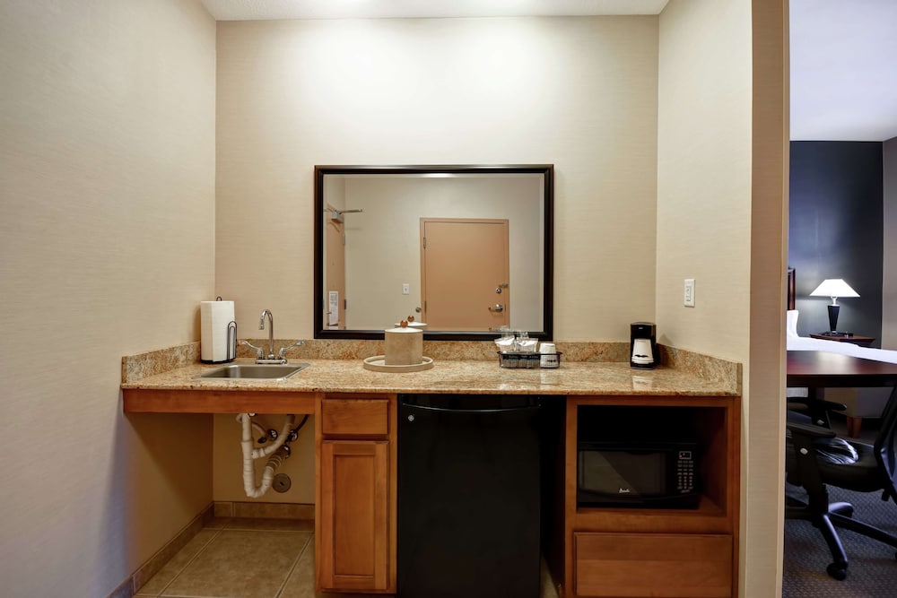Hampton Inn & Suites Folsom - photo 31
