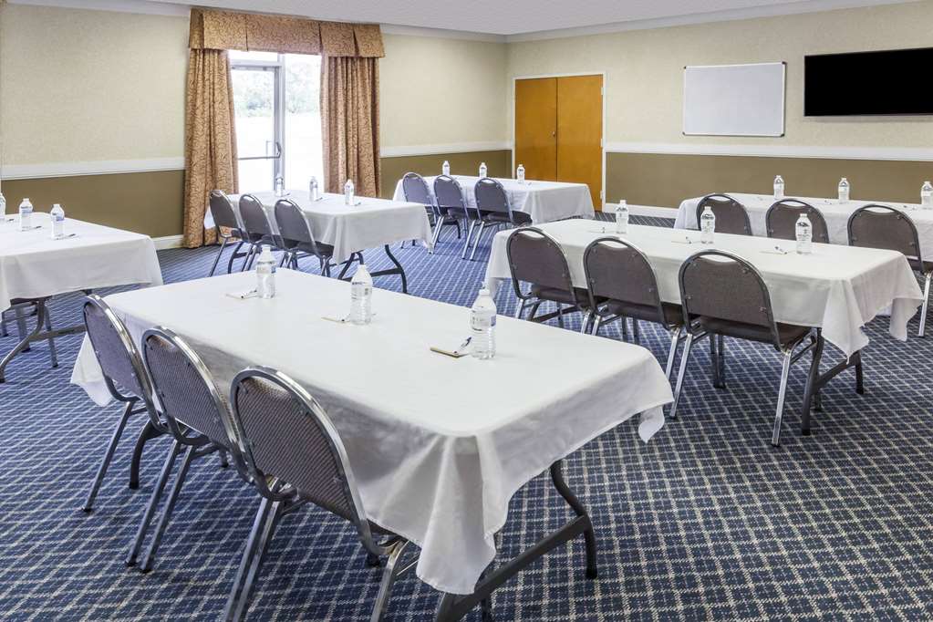 Days Inn by Wyndham Hillsboro TX - photo 11