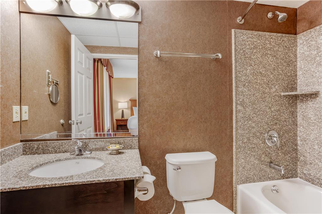 Best Western PLUS Morristown Inn Florham Park - photo 21