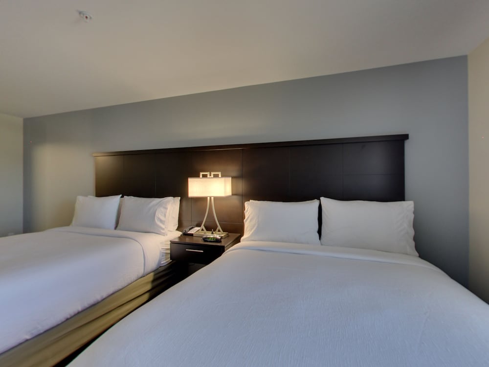 Staybridge Suites Madison Fitchburg - photo 3