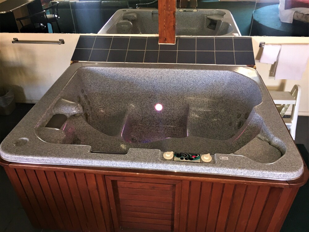 Economy Inn Lawton - photo 22
