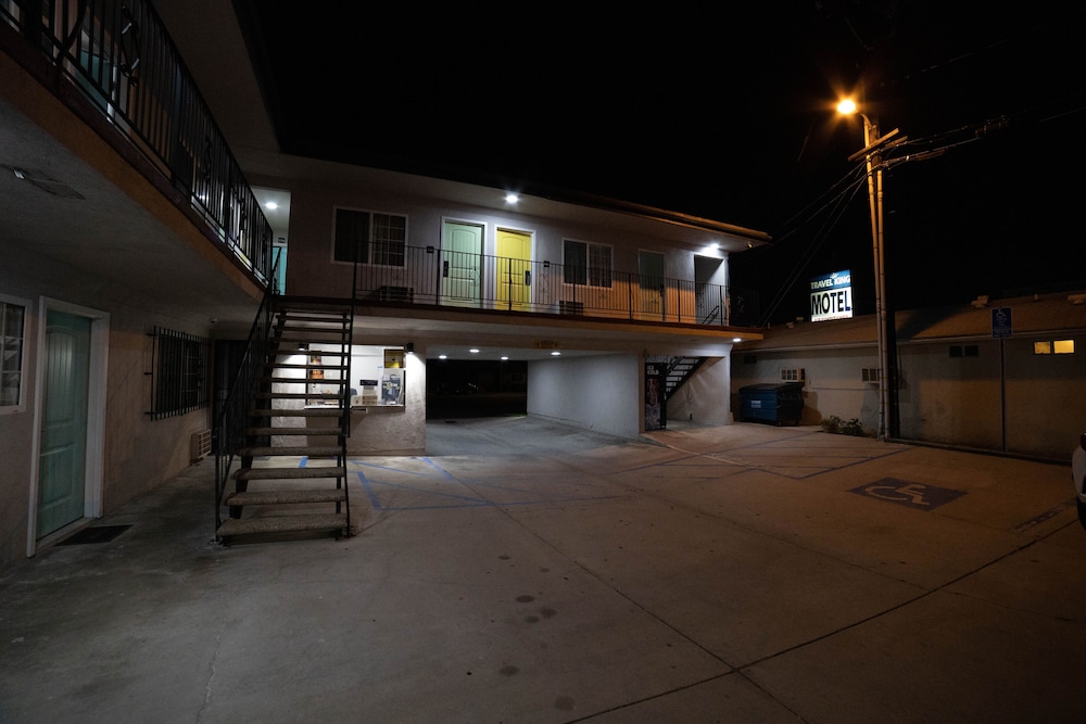 Artesia Motor Inn - photo 20