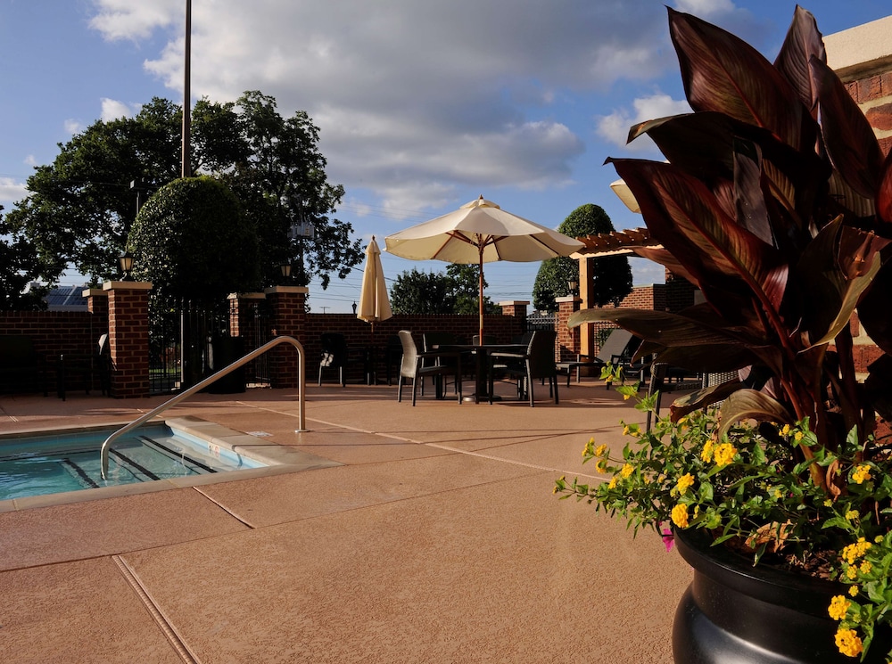 Hampton Inn & Suites Nashville Vanderbilt Elliston Place - photo 25