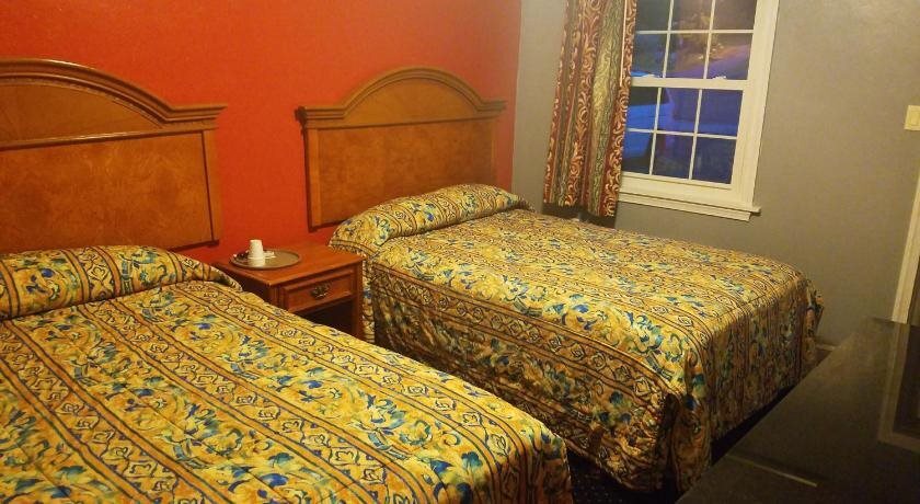 Berkeley Springs Motel - photo 6