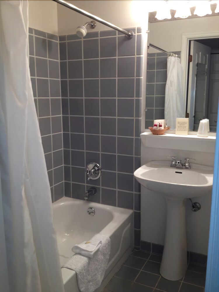 Four Seasons Country Inn - photo 24