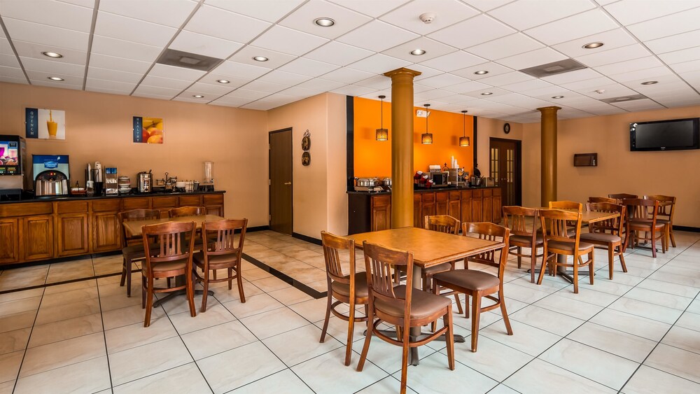 Best Western Plus The Woodlands - photo 20