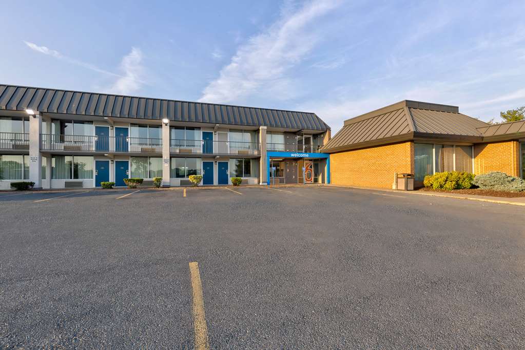 Motel 6 Mount Jackson VA Shenandoah pet-friendly hotel Mount Jackson