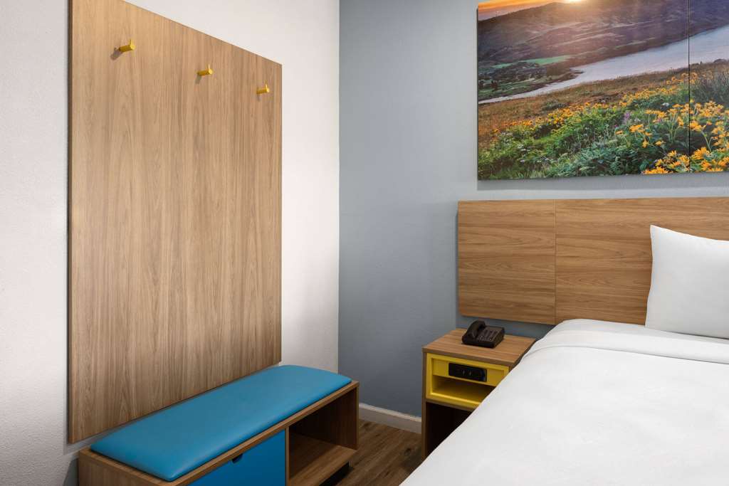 Days Inn by Wyndham Bakersfield - photo 18