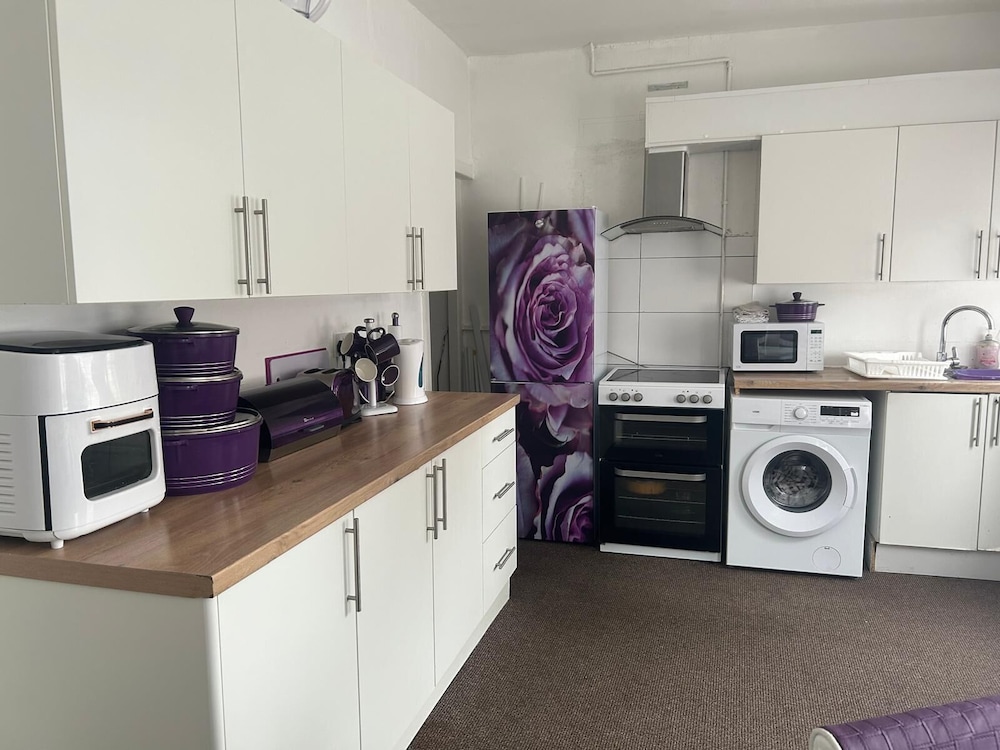 Skyline Self Service - last minute hotel in Leigh