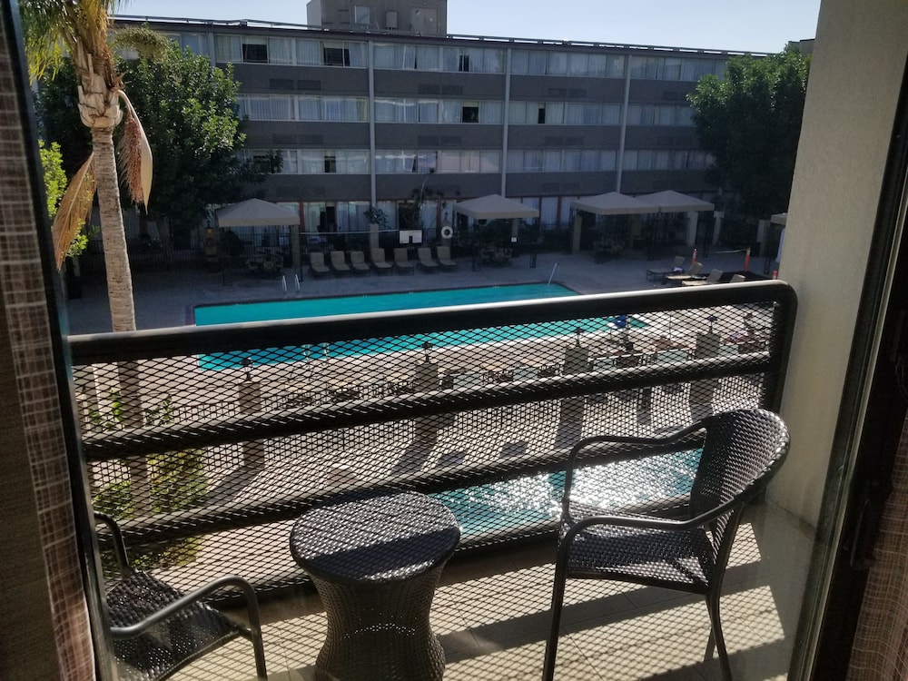 Holiday Inn Express Fullerton Anaheim by IHG - photo 11