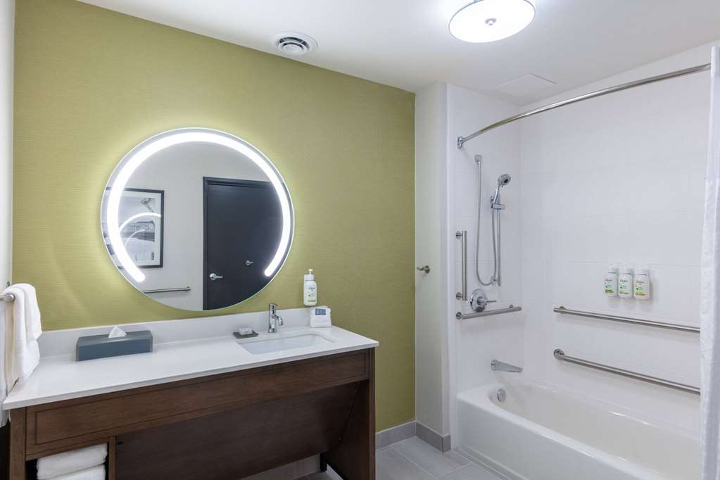 La Quinta Inn & Suites by Wyndham Centralia - photo 38