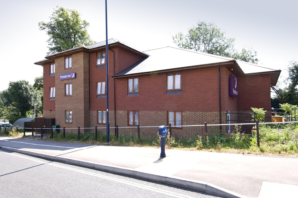 Premier Inn Portsmouth — hotel in Havant