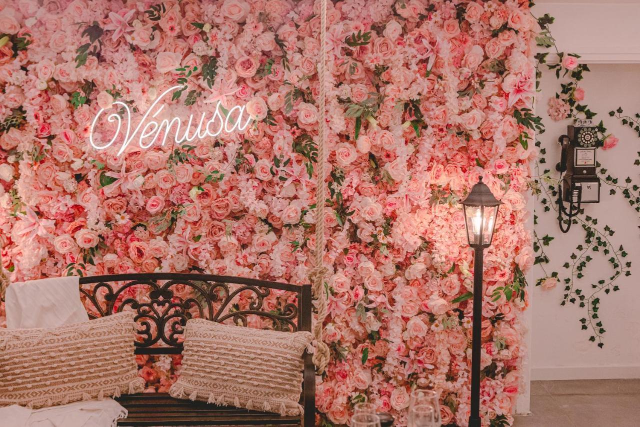 Suite Romantique Avec Jacuzzi Hypercentre Comedie in Montpellier, France