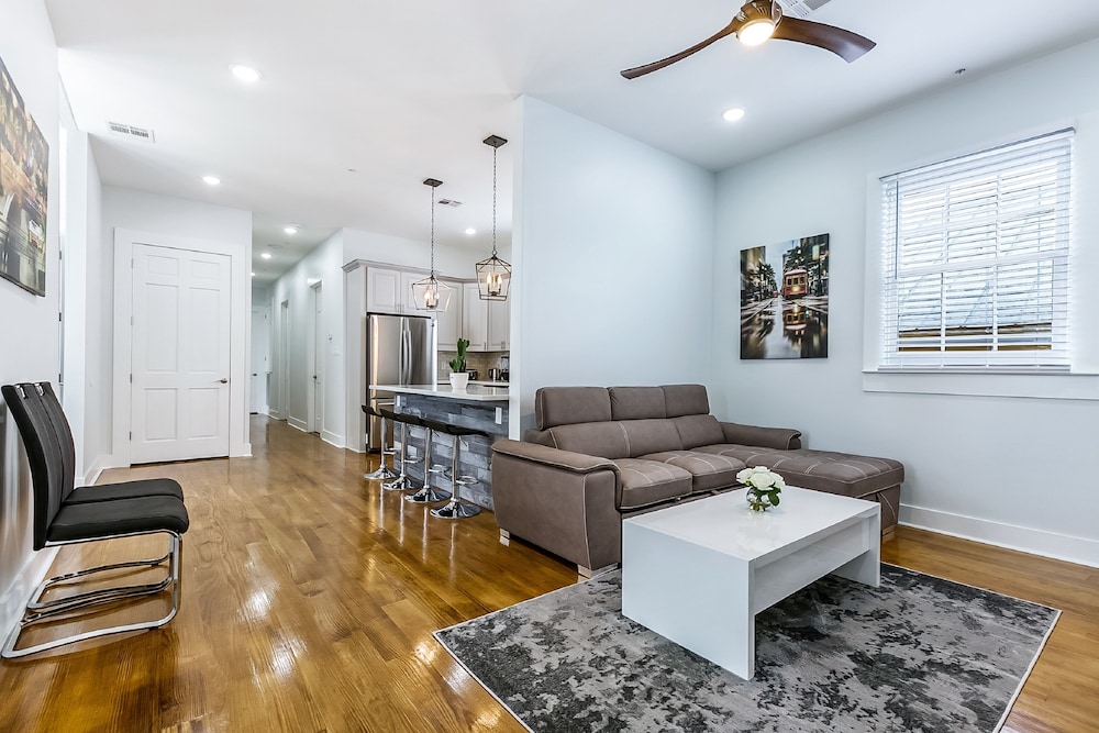 Newly Renovated 4BD Penthouse - photo 10