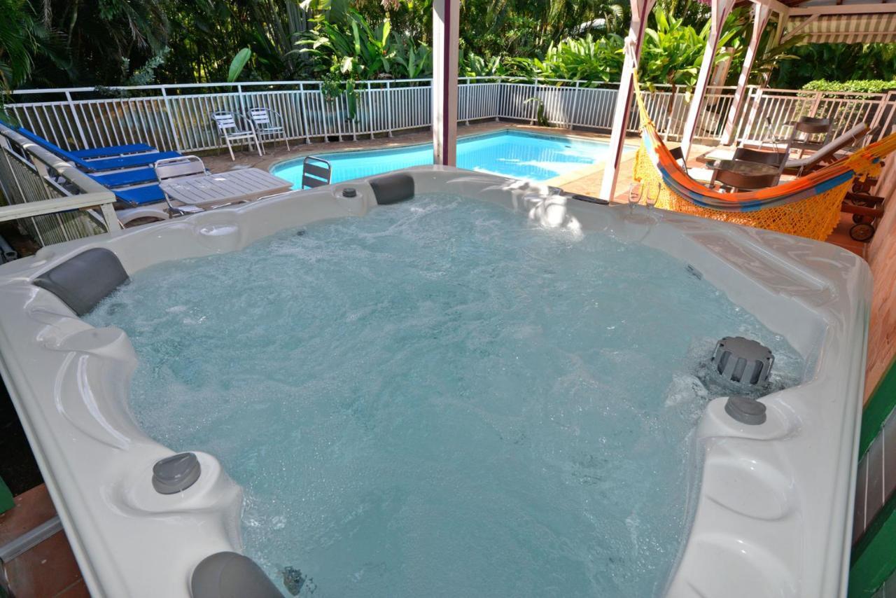 Sur la Route Des Epices Location Villas Avec Piscine Et Jacuzzi — 4-Star Luxury Hotel in Le Francois, Martinique