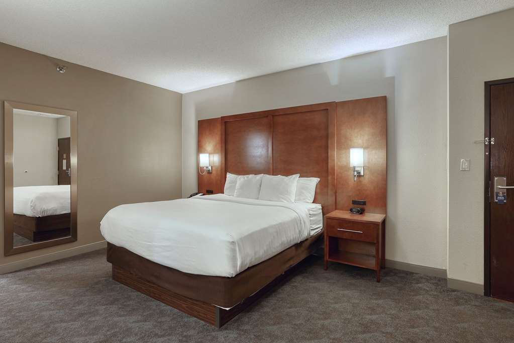 Comfort Suites Appleton Airport - photo 44
