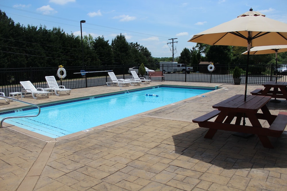 Holiday Inn Express Hotel & Suites Warrenton by IHG - photo 20