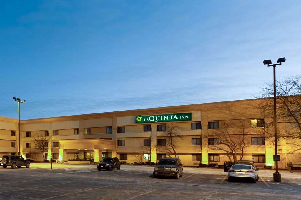 La Quinta Inn by Wyndham Chicago Willowbrook - photo 3