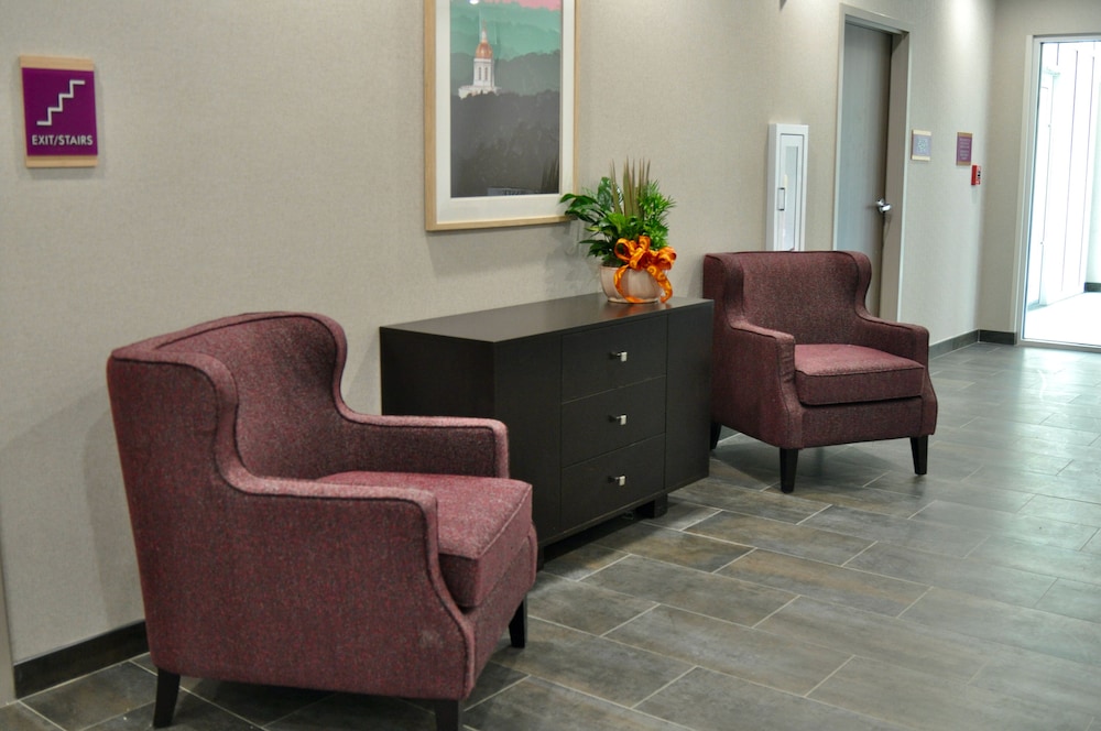 Home2 Suites by Hilton North Conway - photo 7