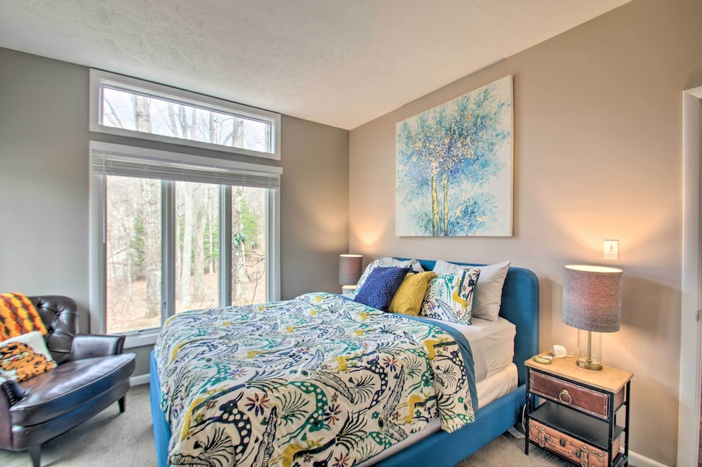 Wintergreen Resort Mountain Condo w Pool Access - photo 3