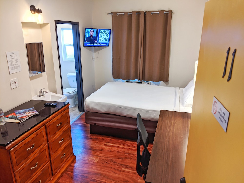 Anchor Pointe Inn - photo 12