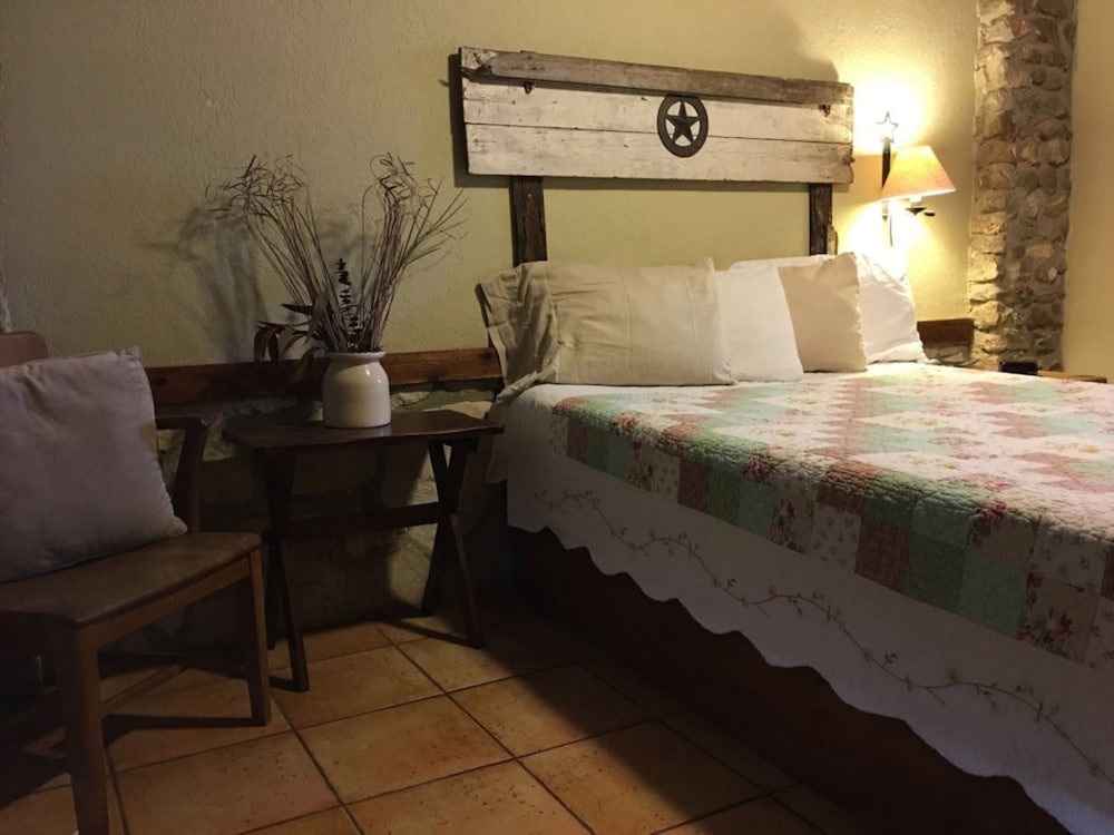 The Leakey Inn by CMD - photo 33